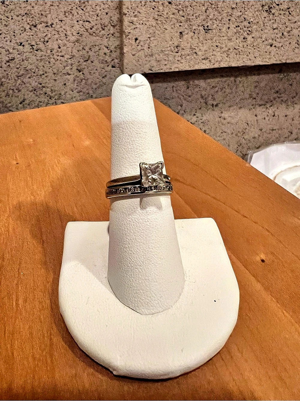 Princess cut 1 carat natural flawless diamond Ring in white gold with white gold